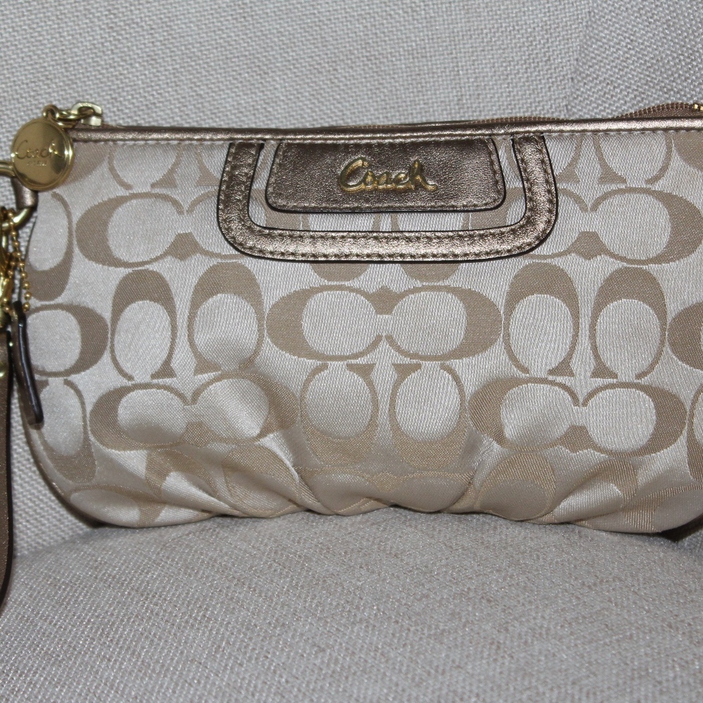 Coach Madison Large Wristlet